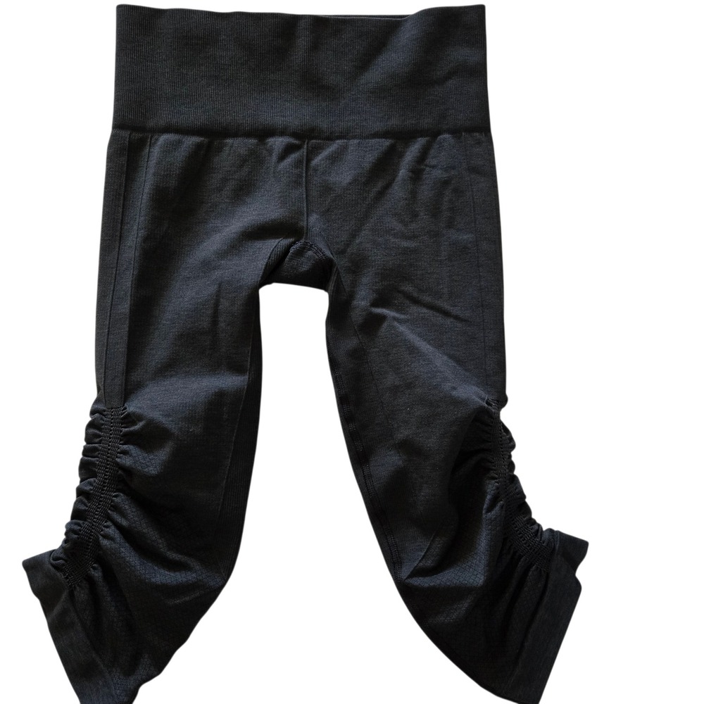 Lululemon Ebb To Street Crop Leggings Black Ruched Seamless High Rise Size 4
